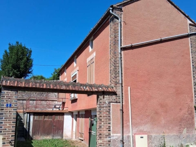 MAISON ANCIENNE EN COURS DE RENOVATION