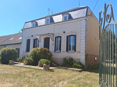 MAISON DE 1860 DE STYLE MANSART
